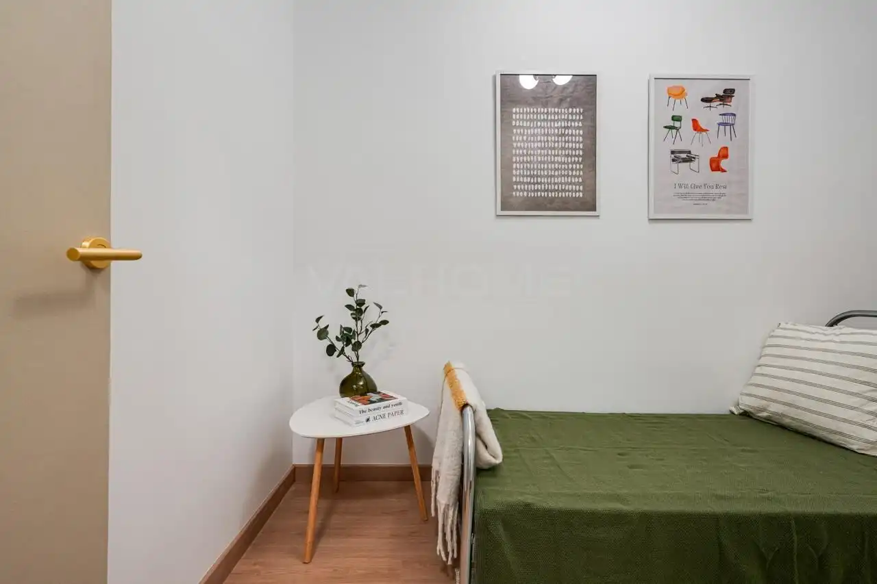 Schlafzimmer von Wohnungen zum Verkauf in Barcelona mit Klimaanlage, Heizung und Balkon