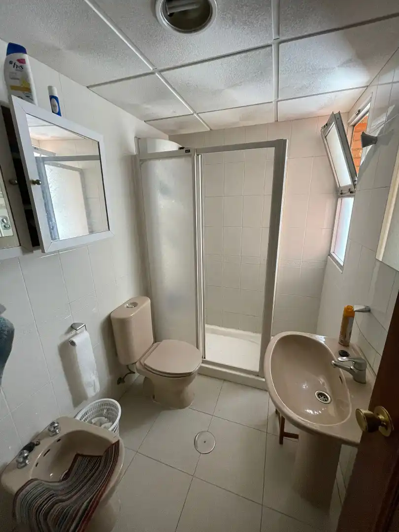 Baño de Piso de alquiler en Badajoz con Amueblado