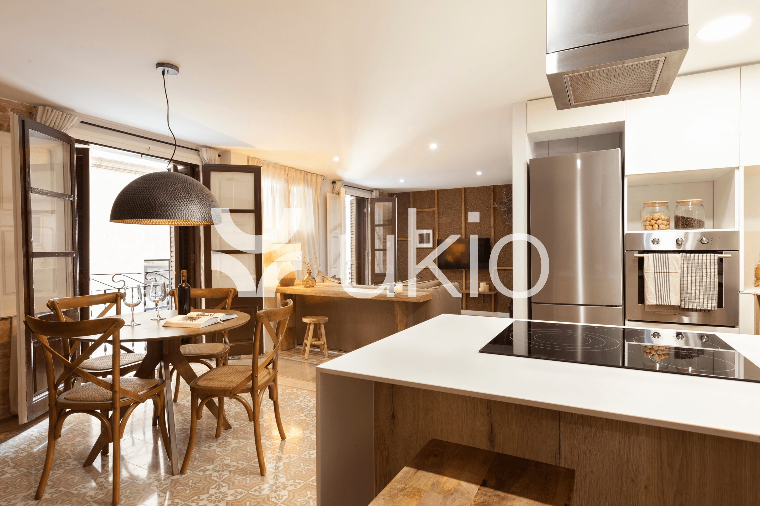 Cocina de Apartamento de alquiler en  Barcelona Capital con Aire acondicionado, Calefacción y Amueblado