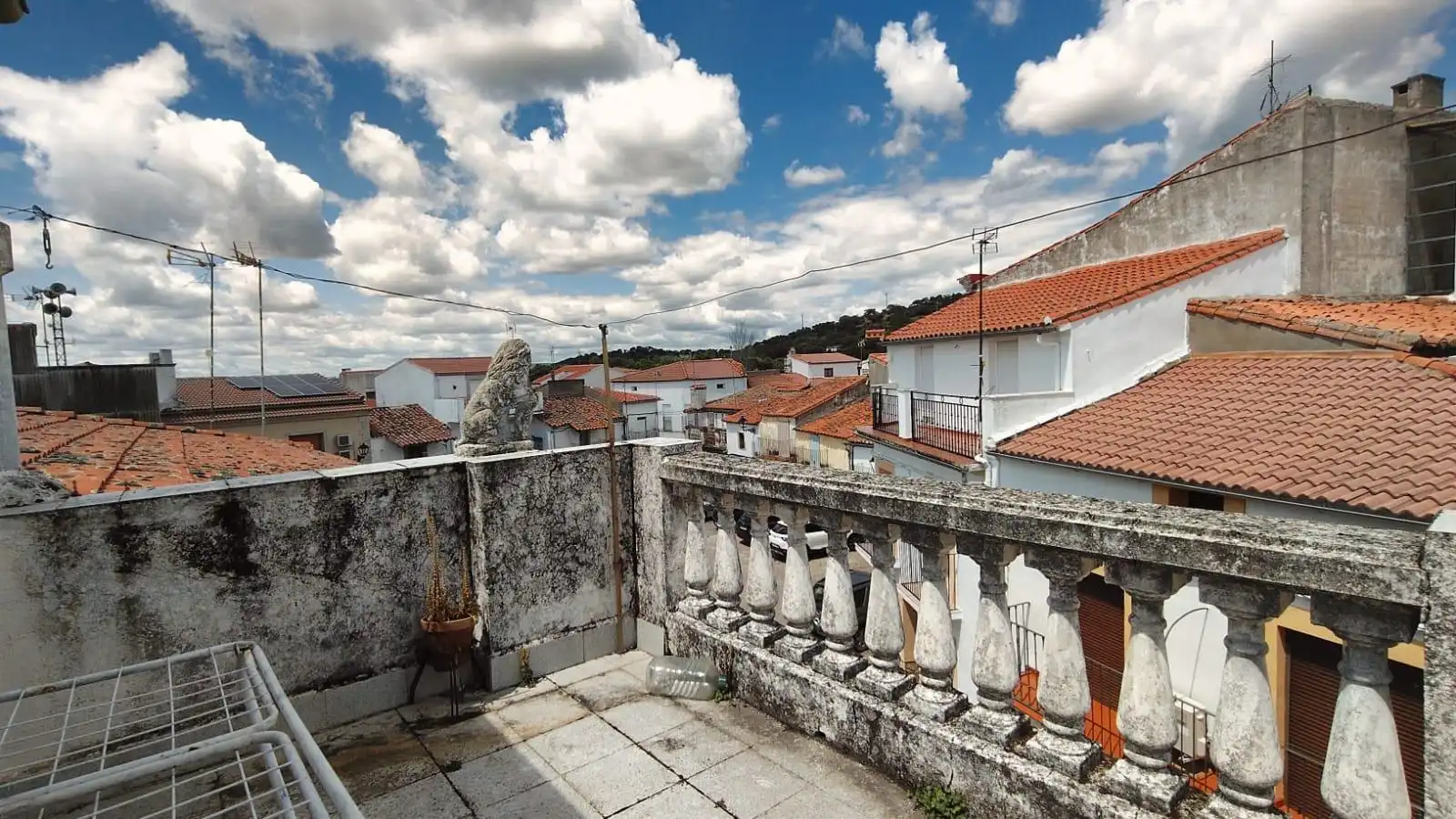Exterior view of Houses for sale in Valdeobispo  with Terrace
