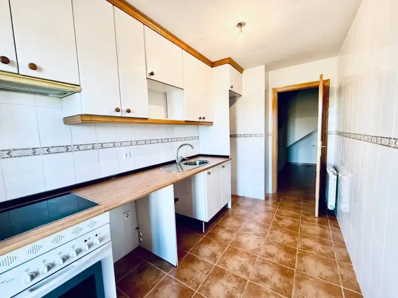 Cocina de Dúplex en venta en El Espinar con Calefacción, Jardín privado y Terraza