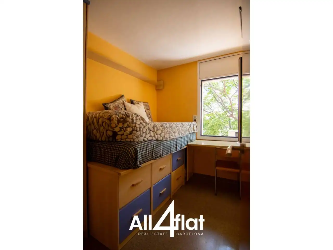 Bedroom of Duplexes for rent in Barcelona  with Air Conditioner, Heating and Terrace