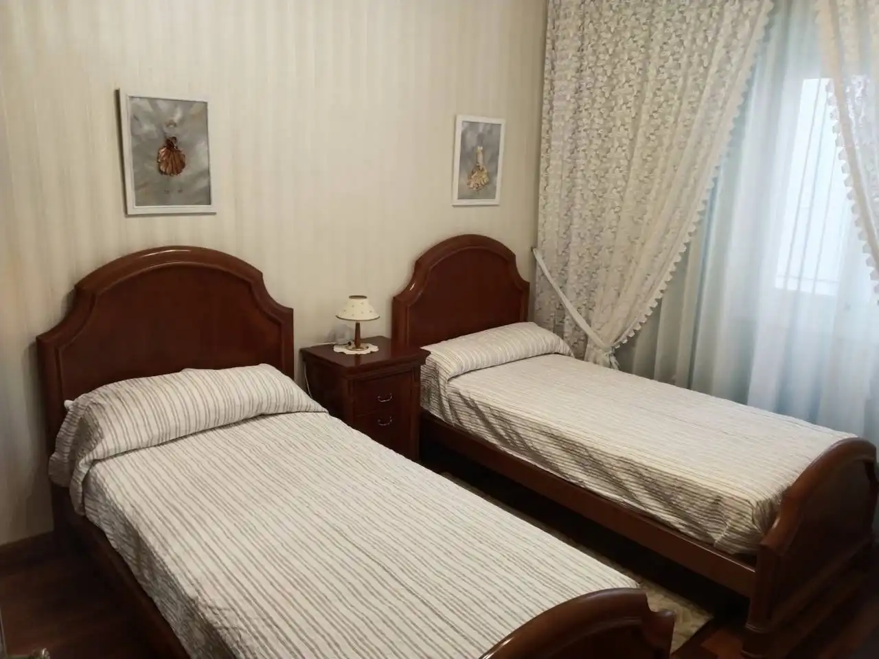 Habitación de Piso de alquiler en Burgos con Calefacción, Parquet y Amueblado