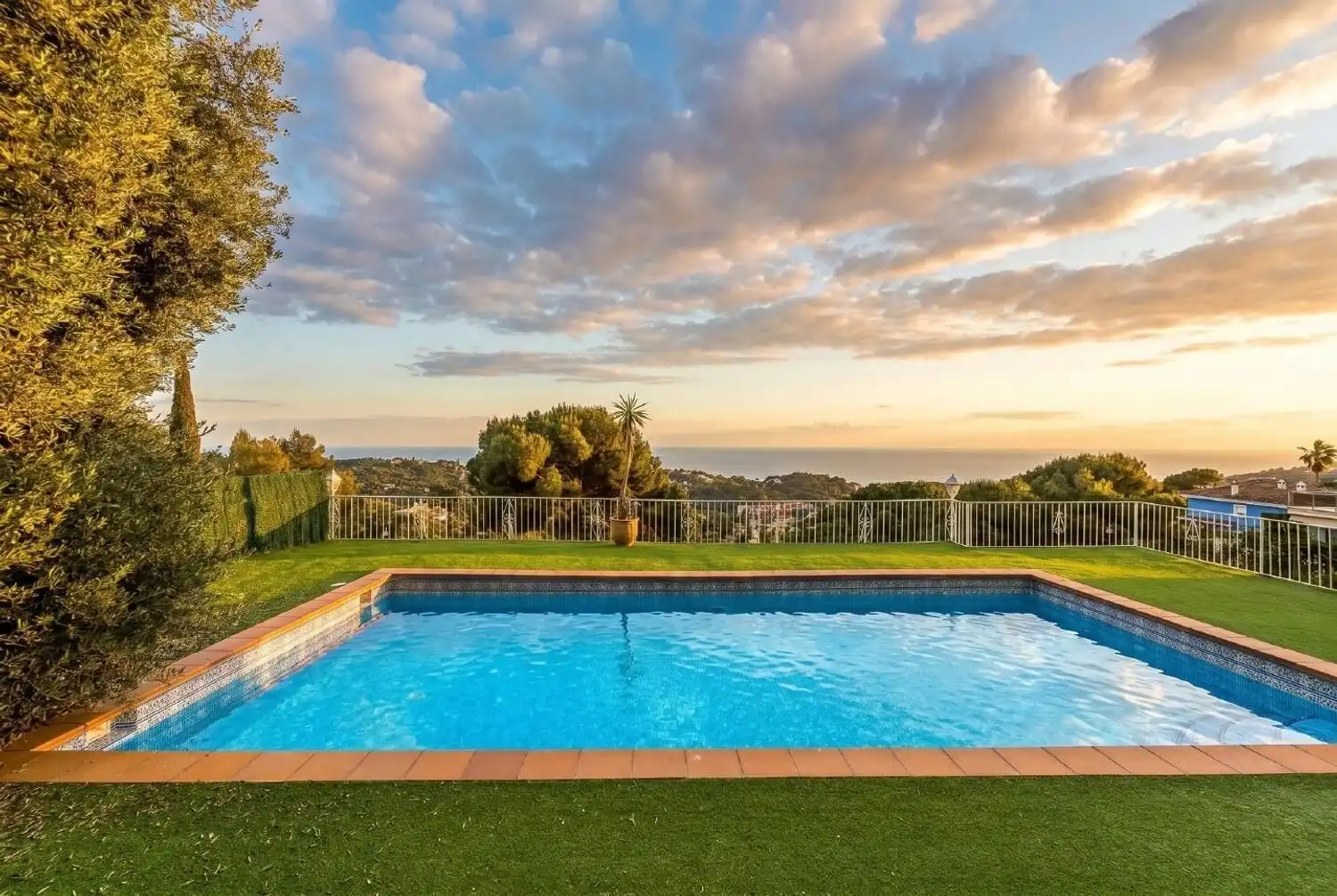 Piscina de Casa o xalet en venda en Lloret de Mar amb Aire condicionat, Terrassa i Traster
