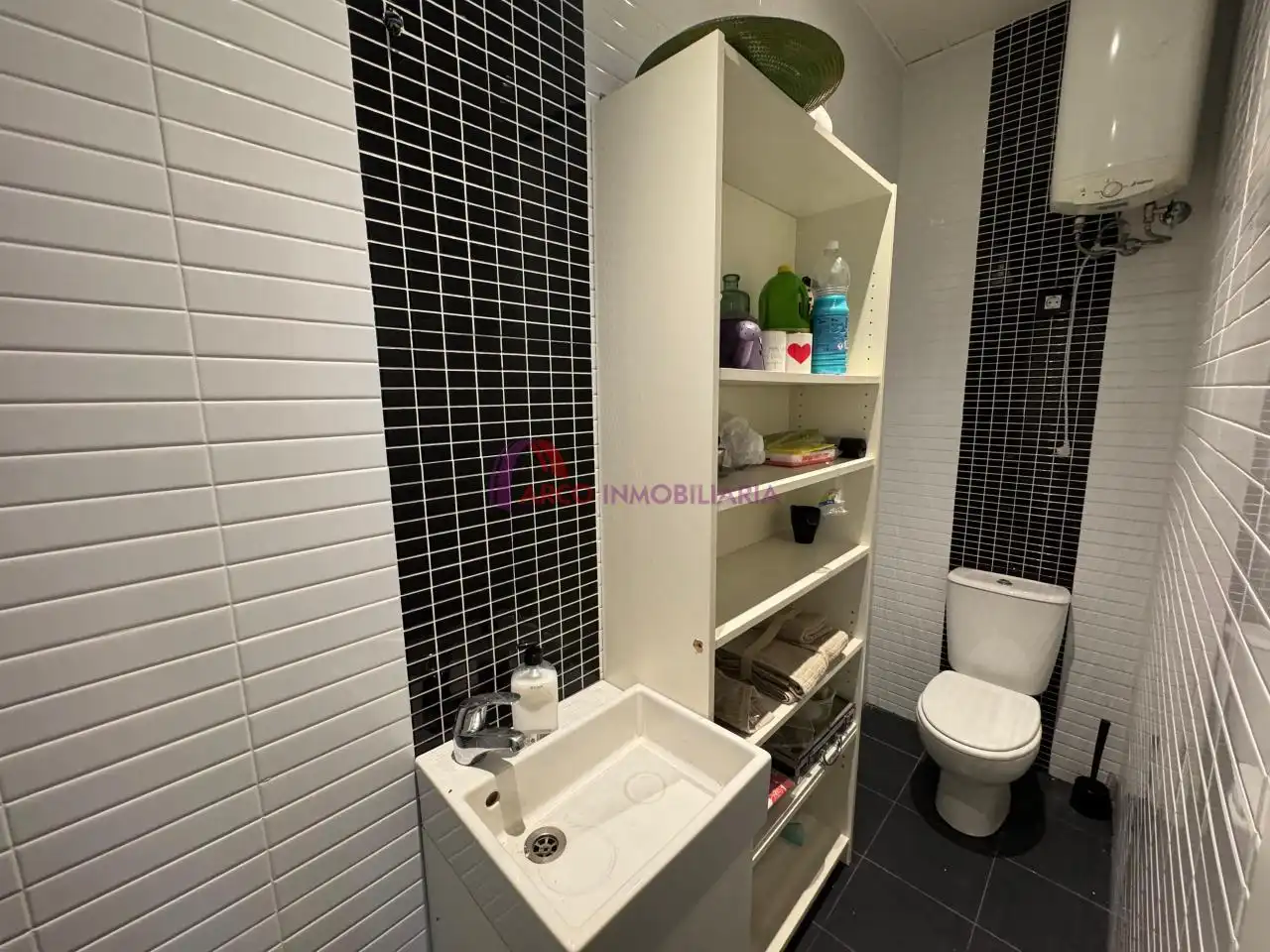 Badezimmer von Geschaftsraum zur Miete in Burgos