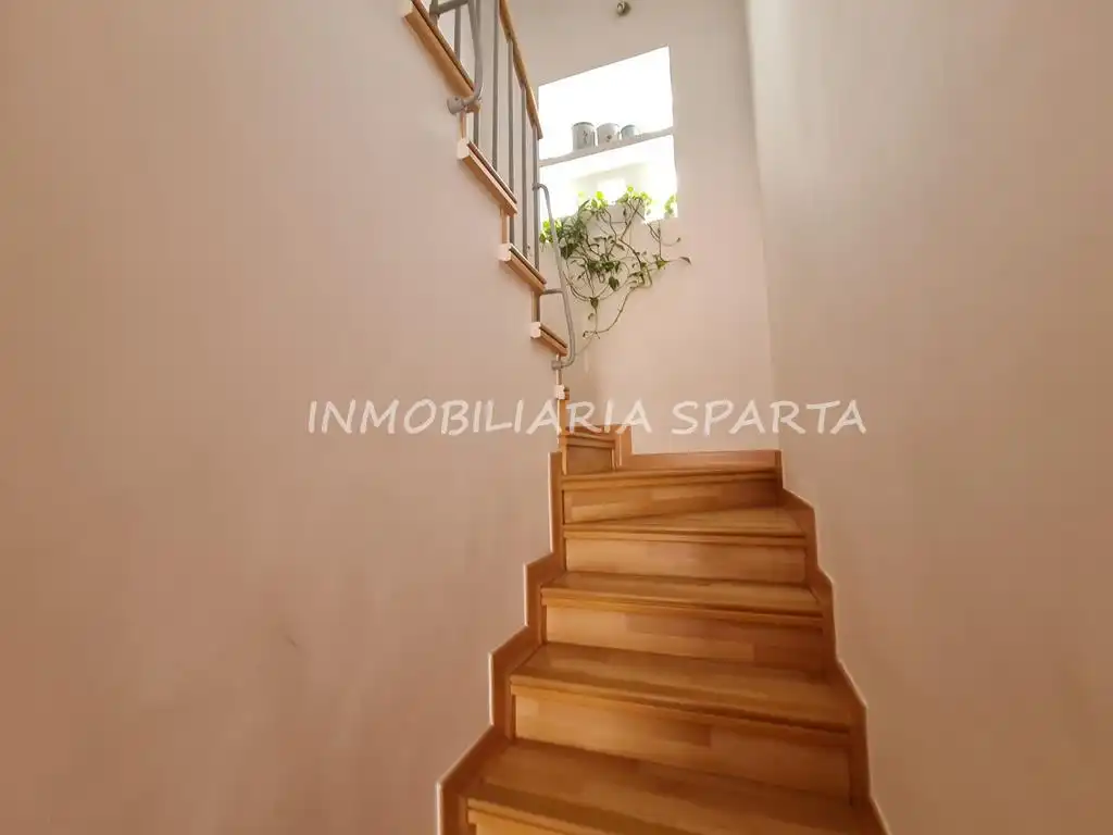 Casa adosada en venda en Santiponce amb Aire condicionat, Parquet i Terrassa