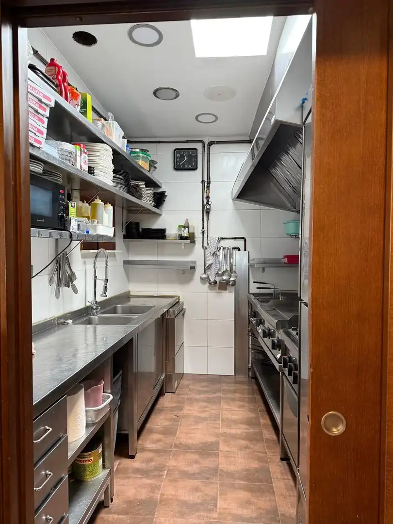 Cocina de Casa o chalet en venta en Oleiros con Calefacción y Jardín privado