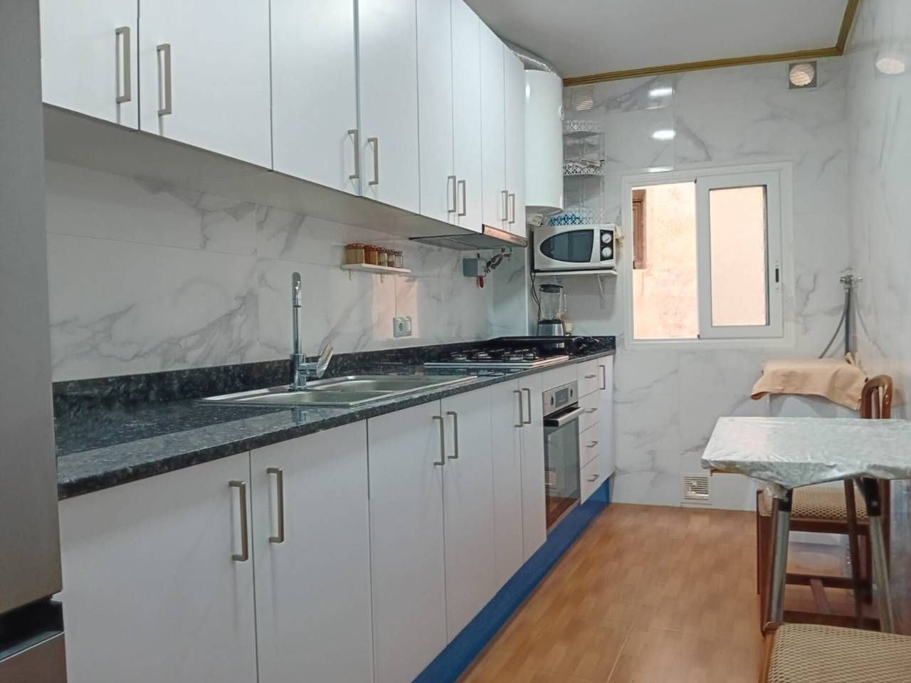 Cuina de Pis en venda en Manresa amb Calefacció i Traster