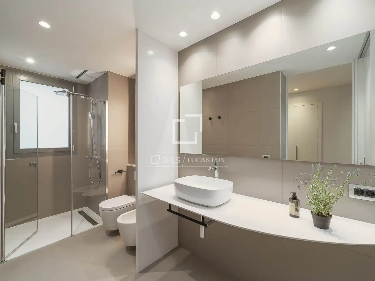 Baño de Piso en venta en Barcelona con Aire acondicionado, Calefacción y Parquet