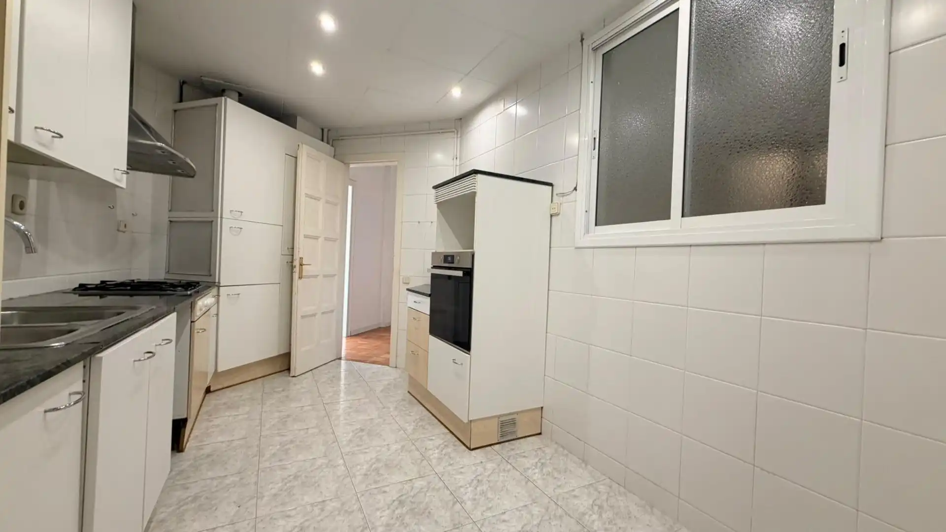 Cocina de Piso en venta en Barcelona con Parquet