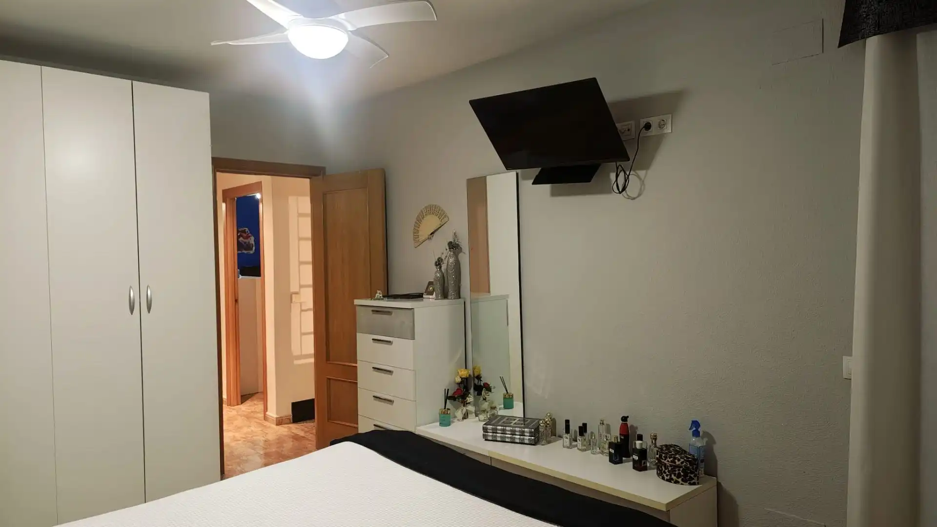 Habitación de Casa adosada en venta en Argamasilla de Calatrava con Aire acondicionado, Calefacción y Terraza