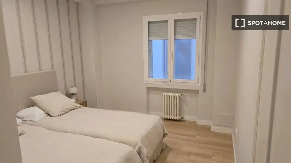Bedroom of Flat for rent in Chamartín