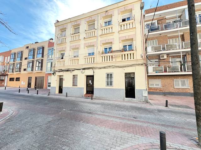 Piso en Venta en Calle del Monte Urgull en Numancia