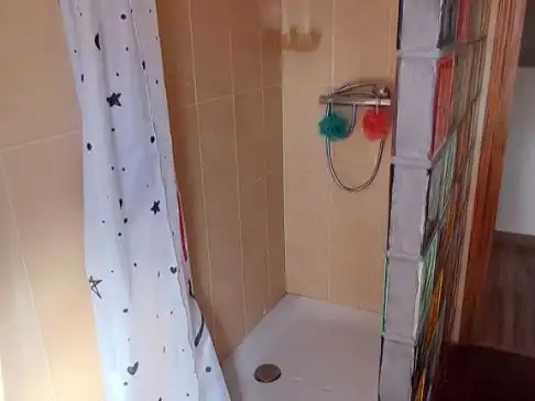 Bany de Casa o xalet en venda en Culleredo amb Calefacció, Jardí privat i Terrassa