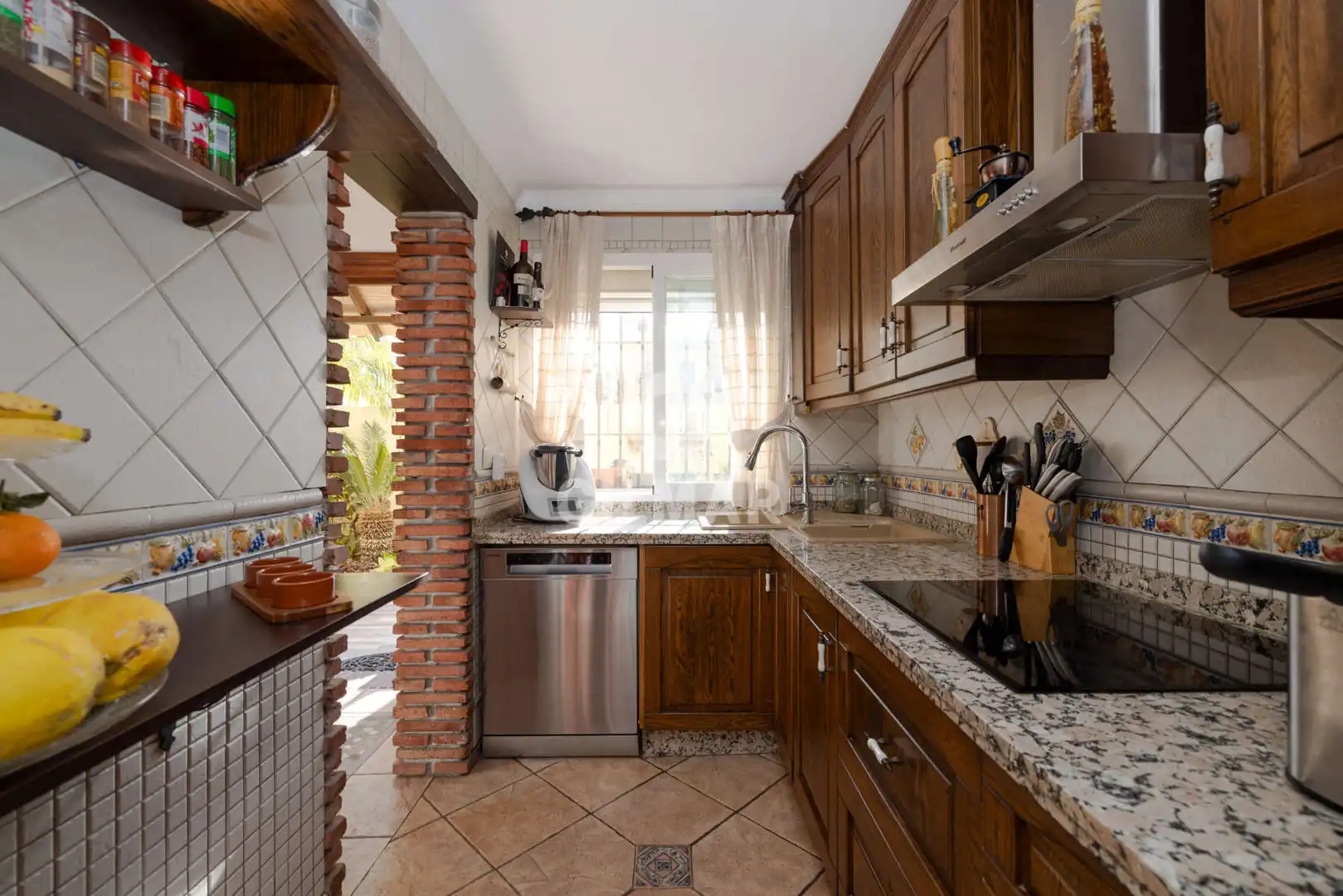 Kitchen of Detached homes for sale in Estepona  with Private garden and Swimming Pool