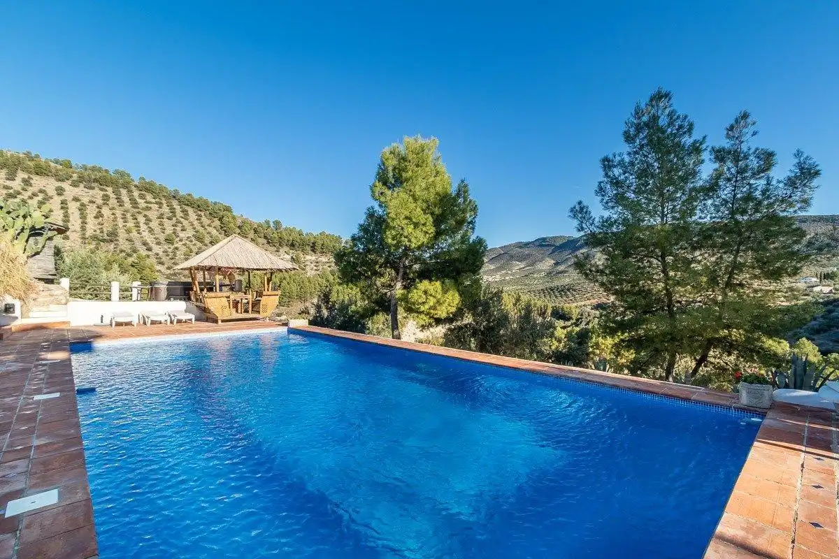 Piscina de Casa o chalet en venta en Alcaudete con Aire acondicionado, Calefacción y Jardín privado