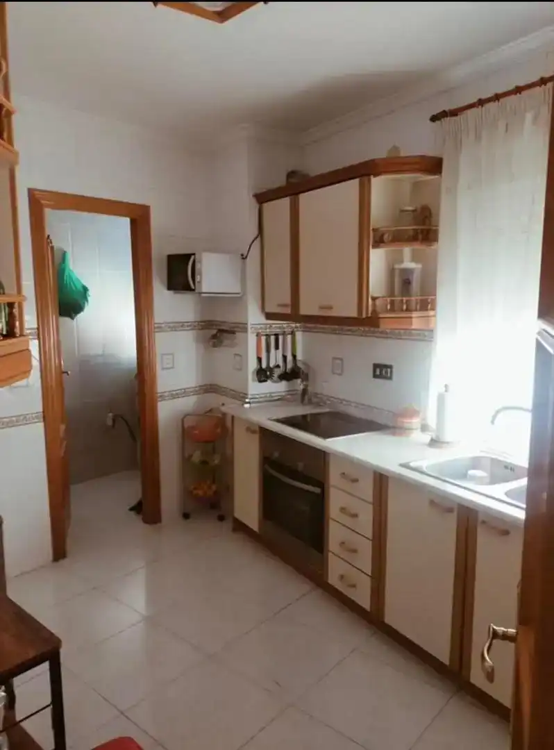 Cuina de Pis en venda en Baza amb Aire condicionat, Forn i Microones