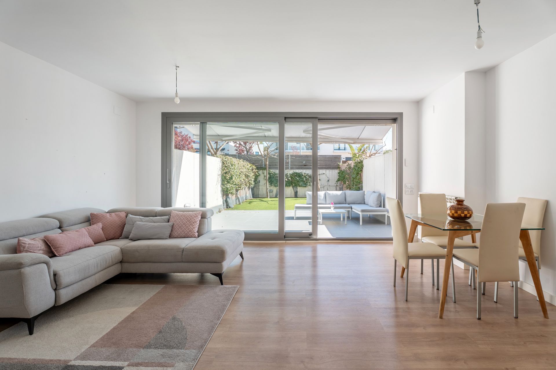 Living room of Houses for sale in Sitges  with Air Conditioner, Heating and Private garden