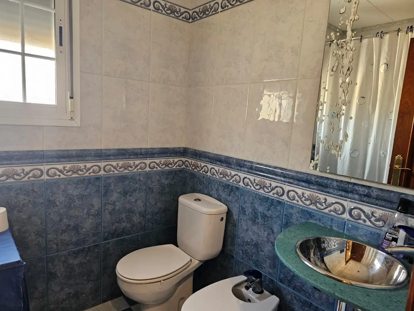 Bany de Casa o xalet en venda en Girona amb Calefacció, Jardí privat i Terrassa
