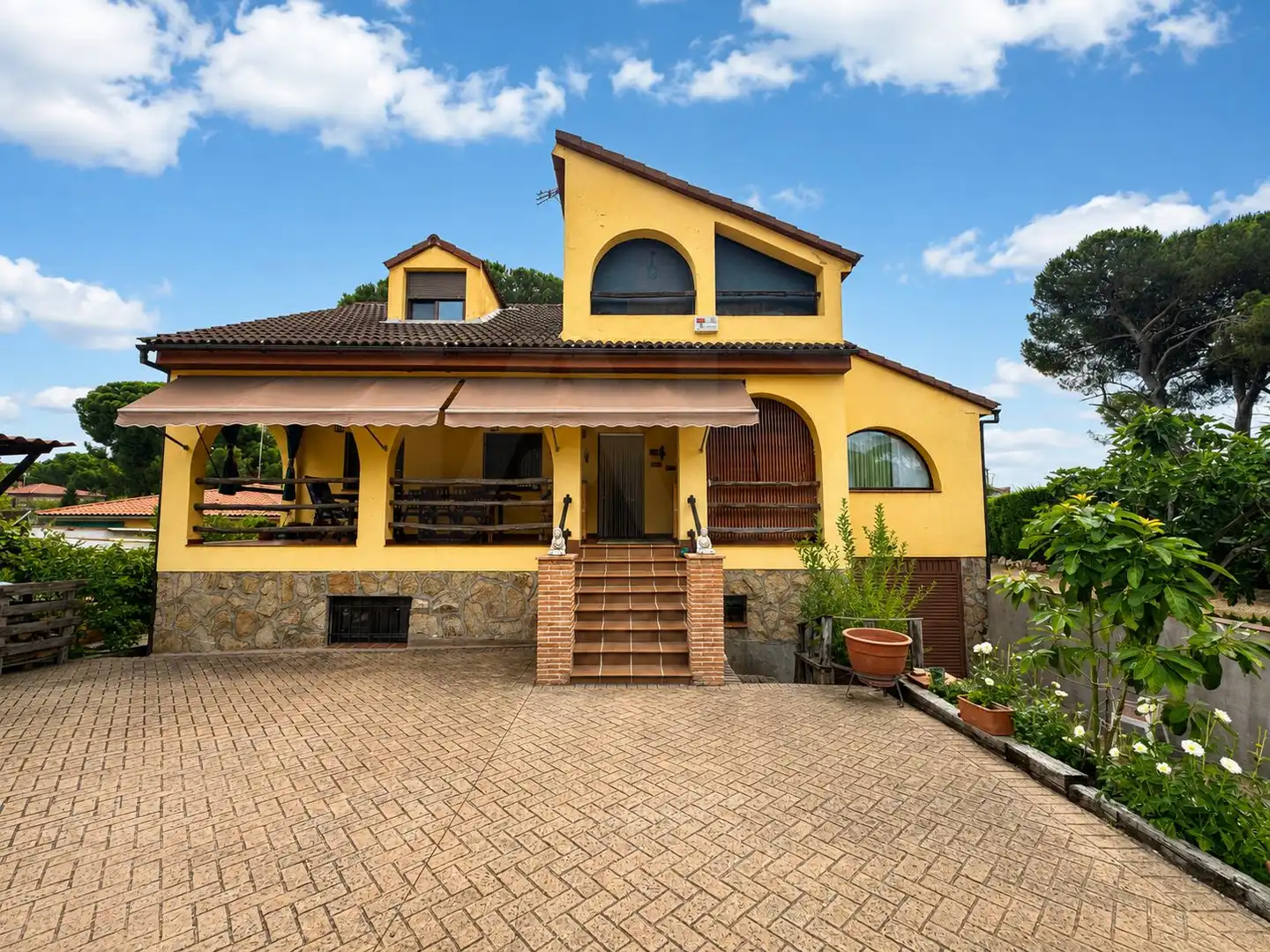 Chalet con piscina en venta en Calle del Alamo