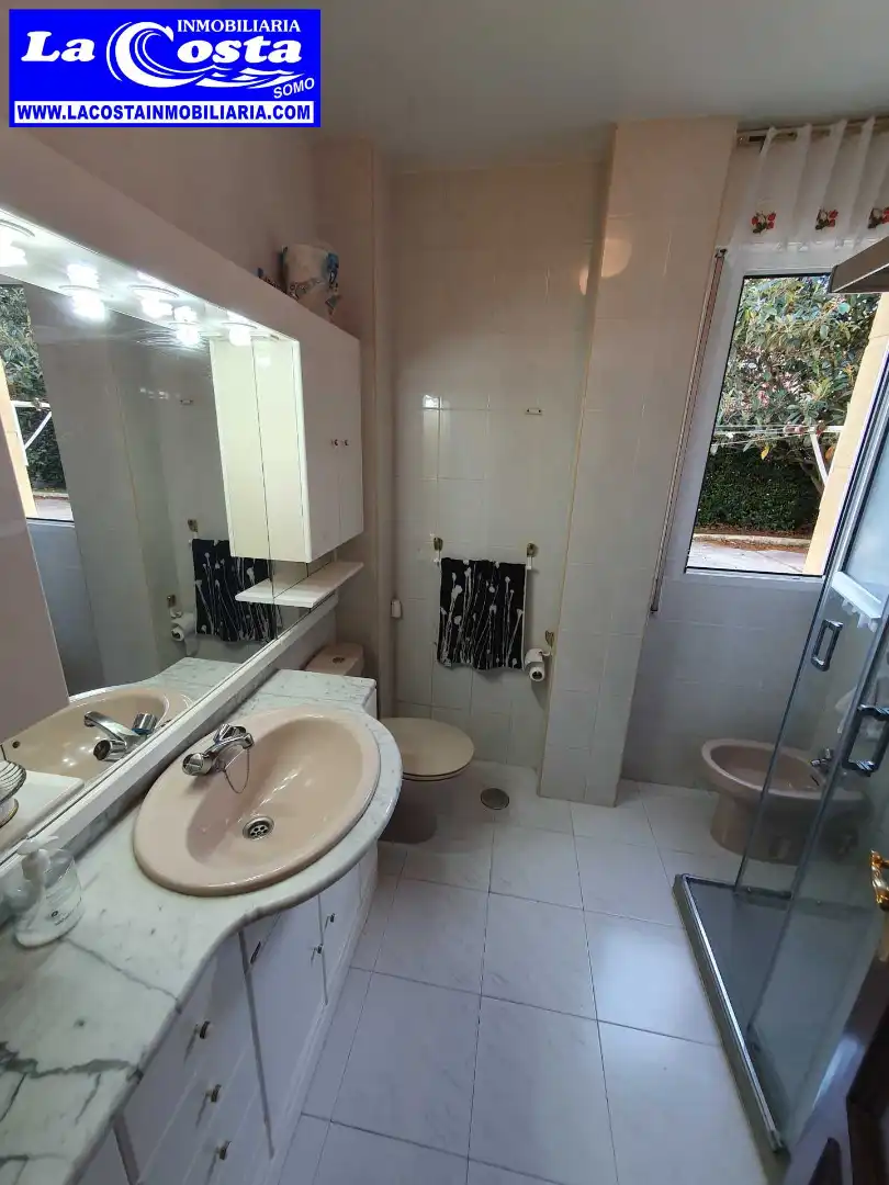 Baño de Piso en venta en Ribamontán al Mar con Calefacción, Terraza y Amueblado