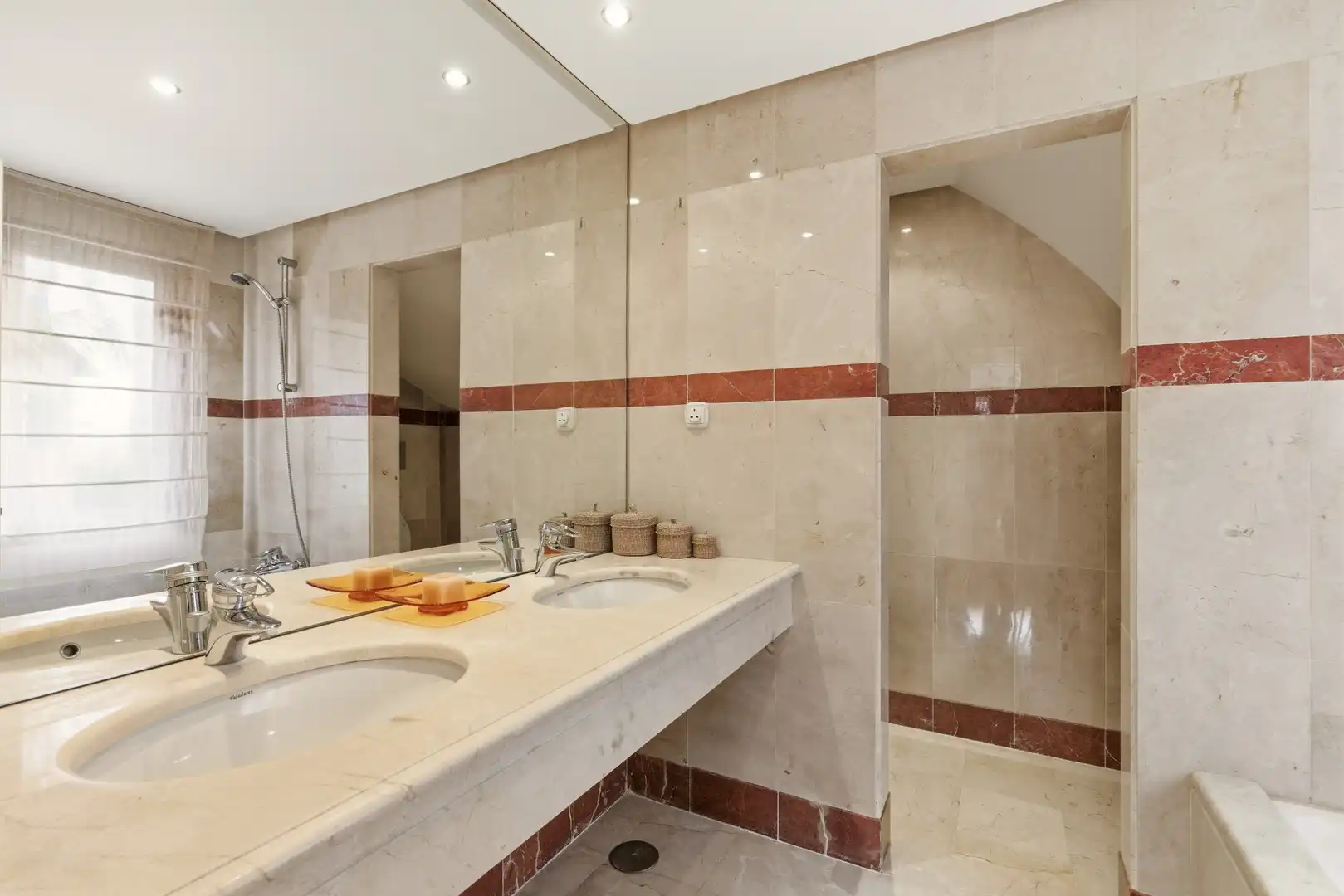 Baño de Ático en venta en Estepona con Aire acondicionado, Terraza y Piscina