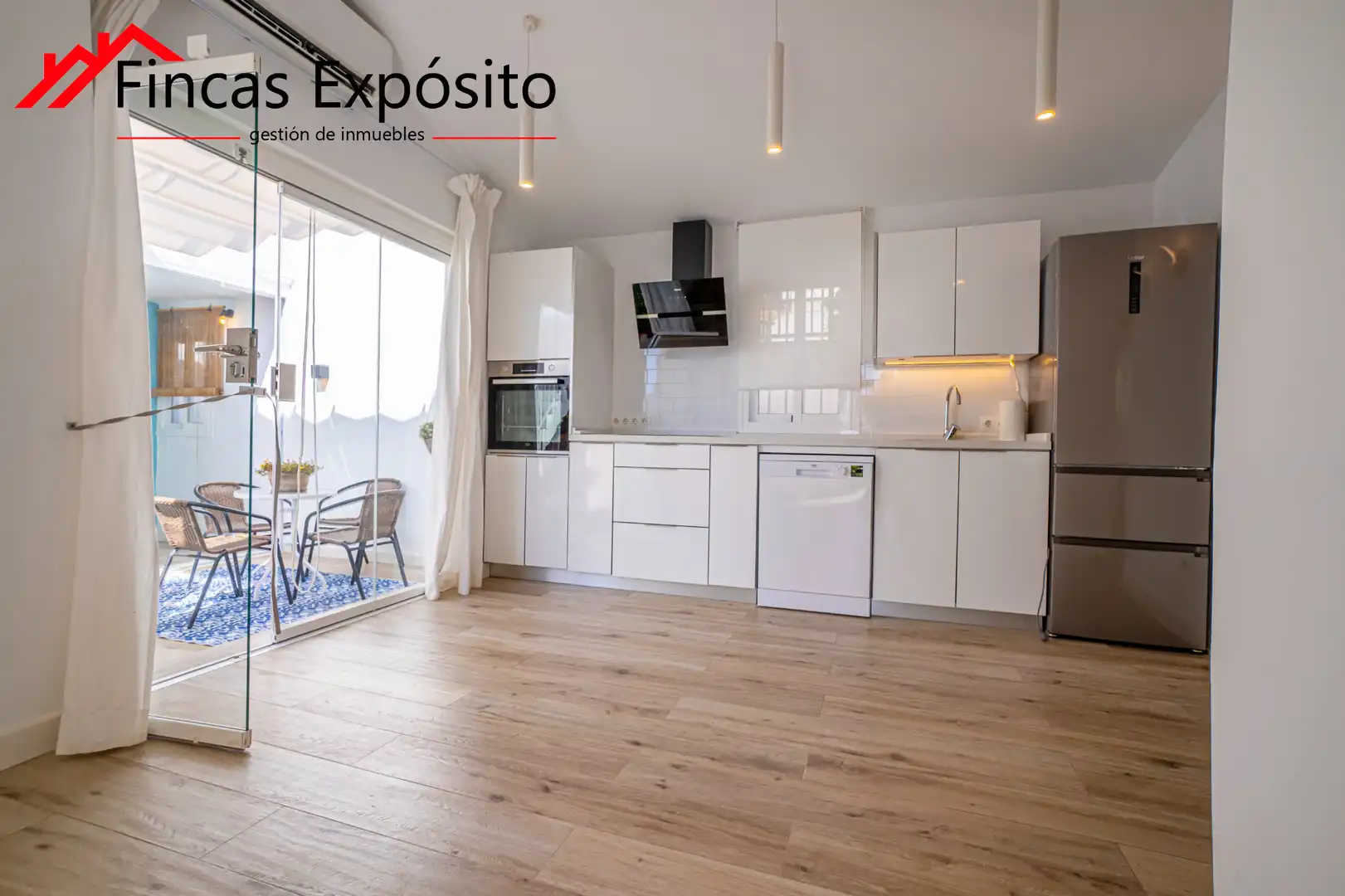 Cuina de Casa o xalet en venda en Vélez-Málaga amb Aire condicionat i Terrassa