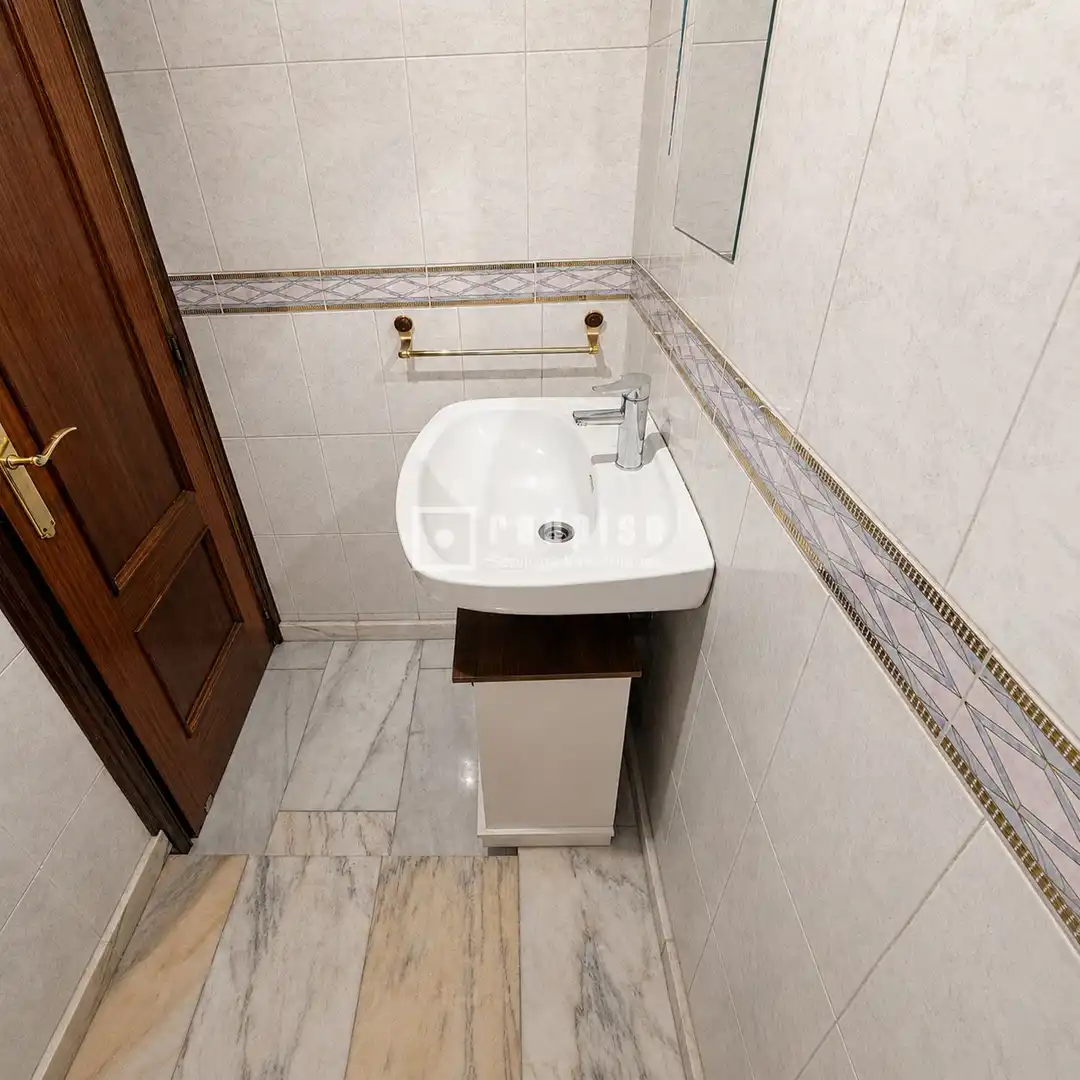 Bany de Pis en venda en Coslada amb Calefacció, Terrassa i Moblat
