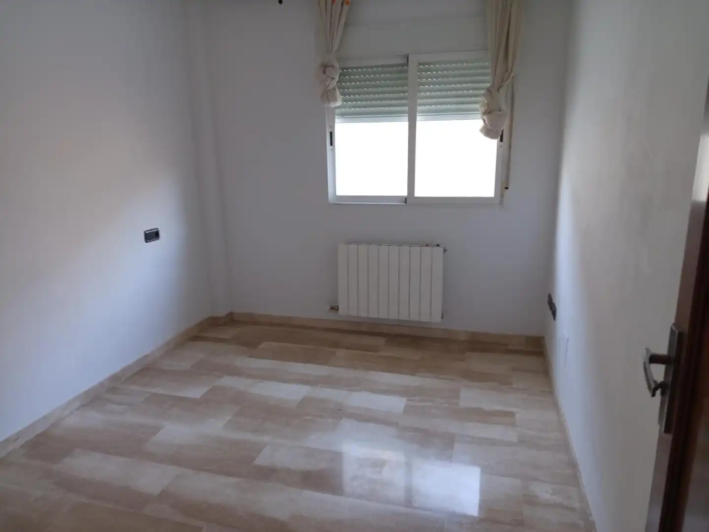 Habitación de Casa adosada en venta en Jaén con Calefacción y Terraza