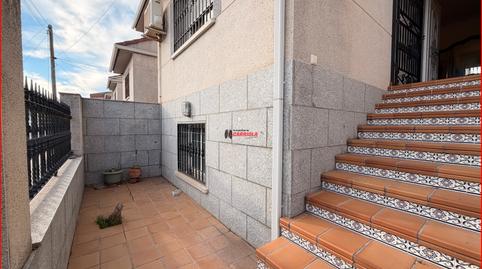 Foto 2 de Casa adosada en venta en Calle Camino del Moro, La Puebla de Montalbán, Toledo