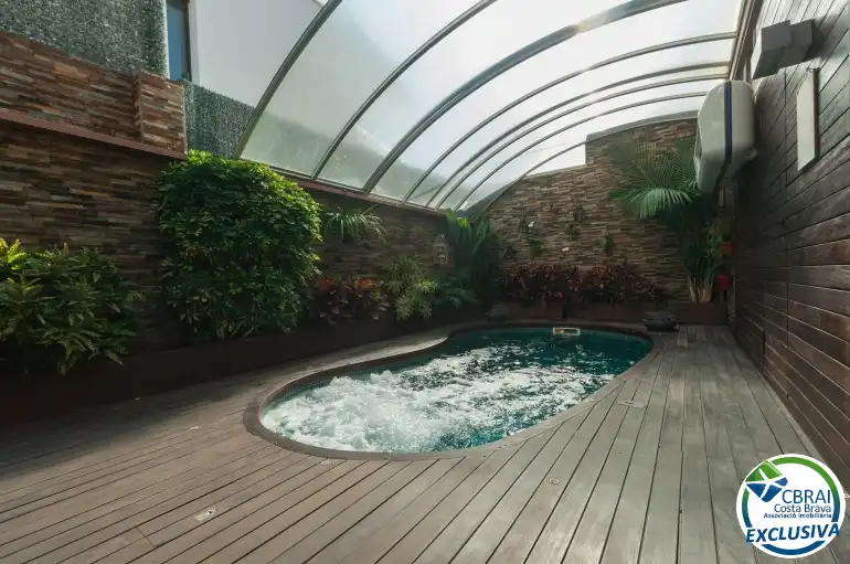Piscina de Casa o xalet en venda en Roses amb Calefacció i Traster