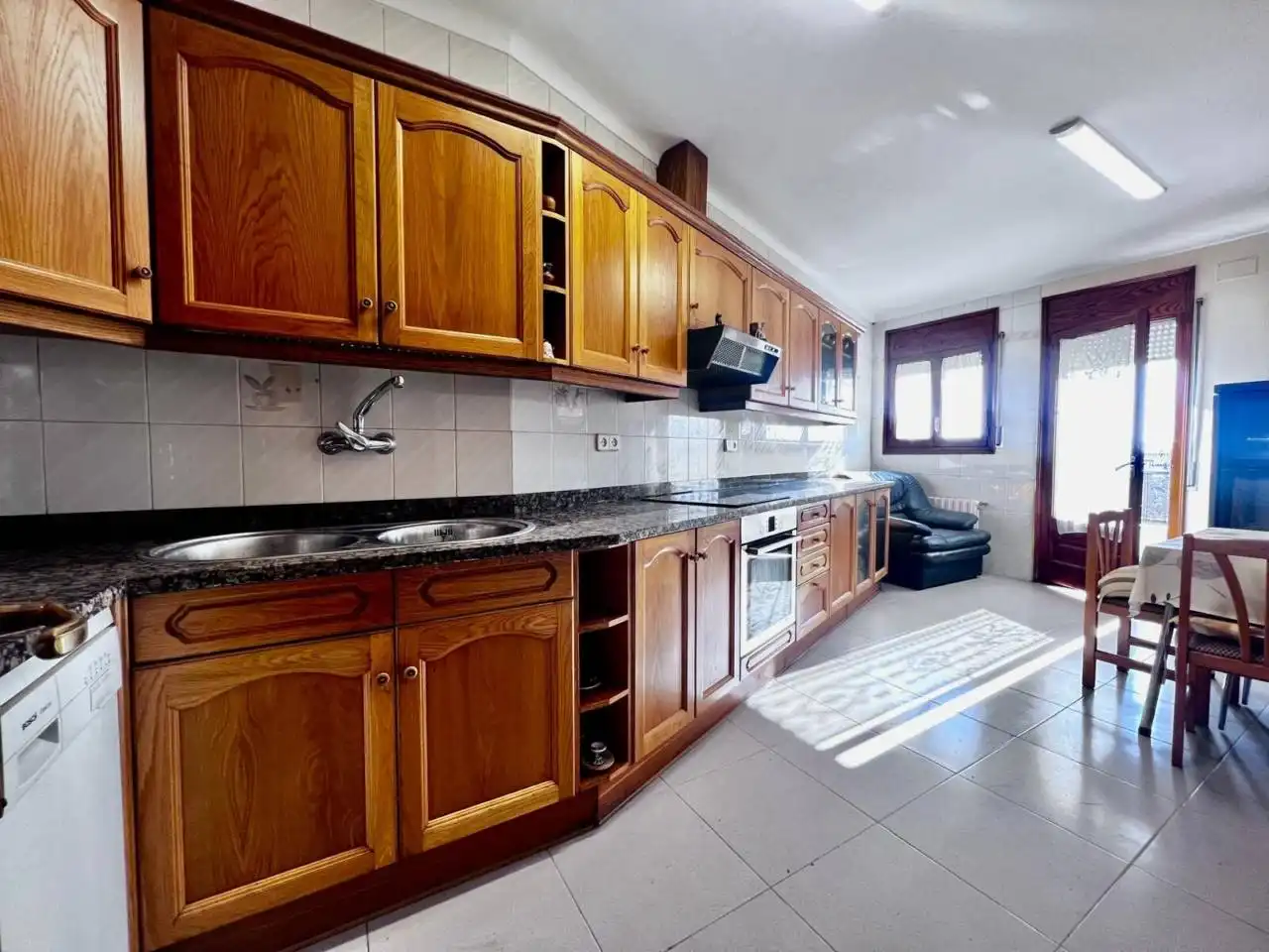 Cocina de Casa o chalet de alquiler en Cervià de Ter con Aire acondicionado, Calefacción y Amueblado