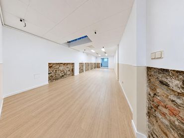 Business premises to rent in Centre