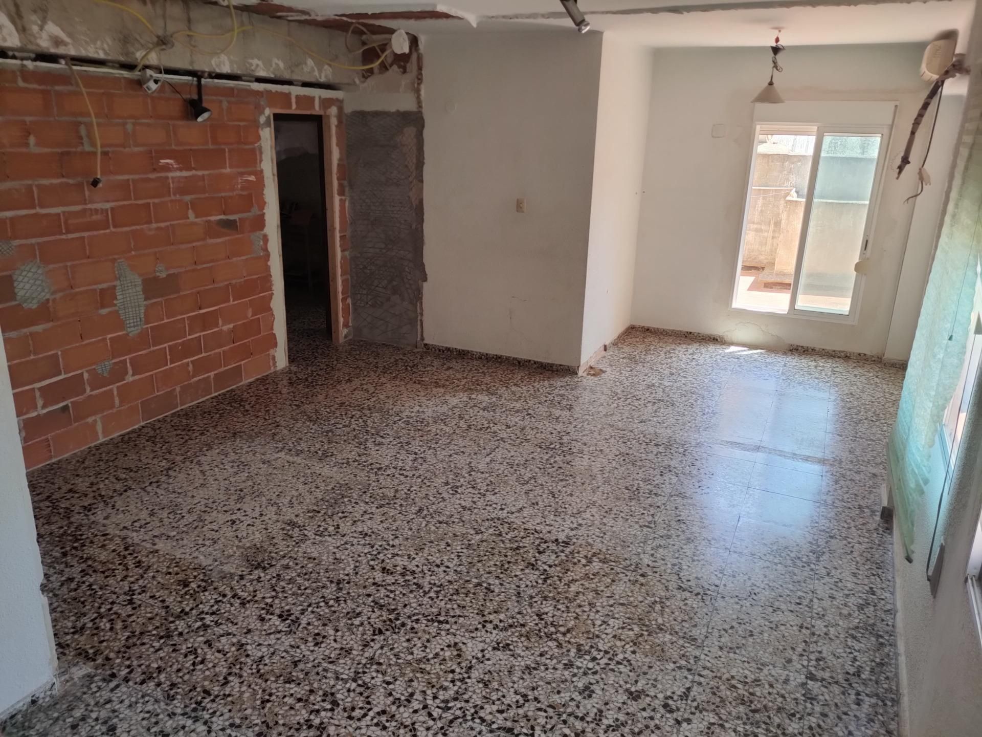 Flat for sale in La Pobla de Vallbona  with Air Conditioner, Terrace and Storage room