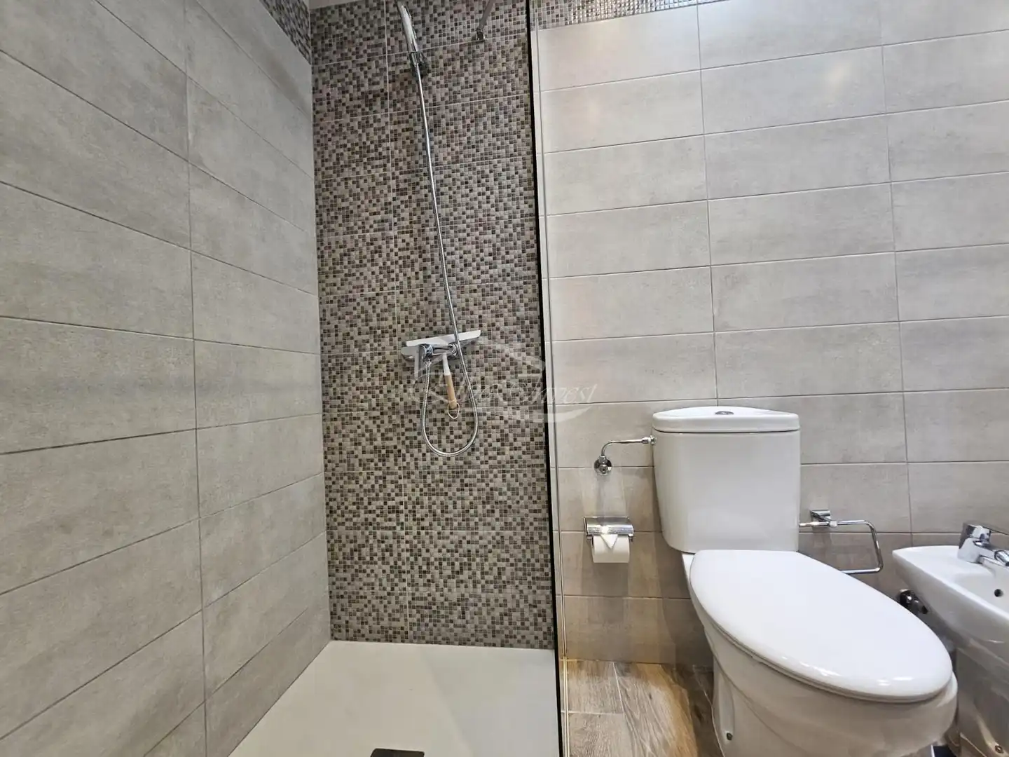 Baño de Casa adosada en venta en El Tanque con Aire acondicionado, Jardín privado y Terraza