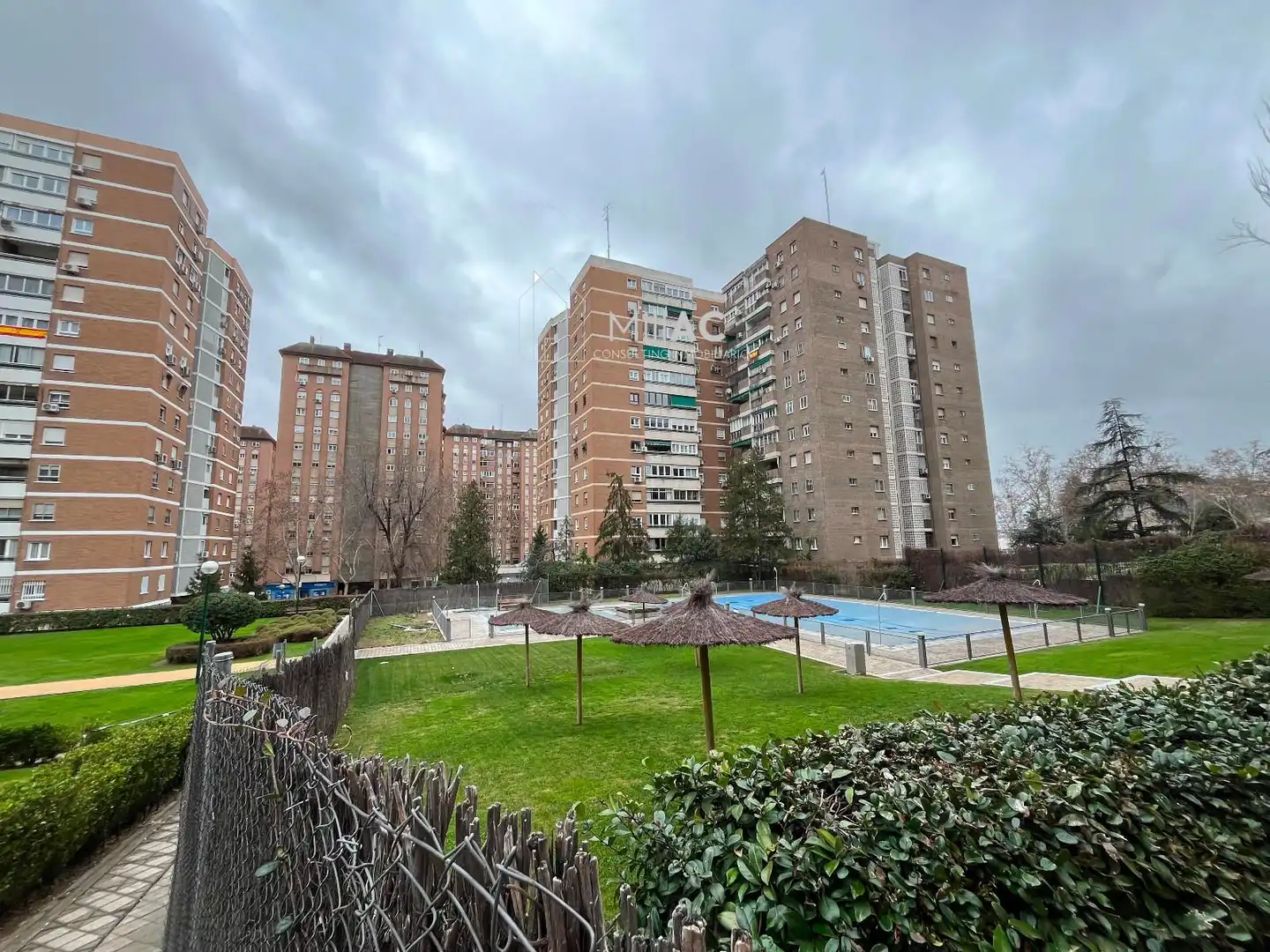Vista exterior de Pis en venda en  Madrid Capital amb Calefacció, Terrassa i Piscina