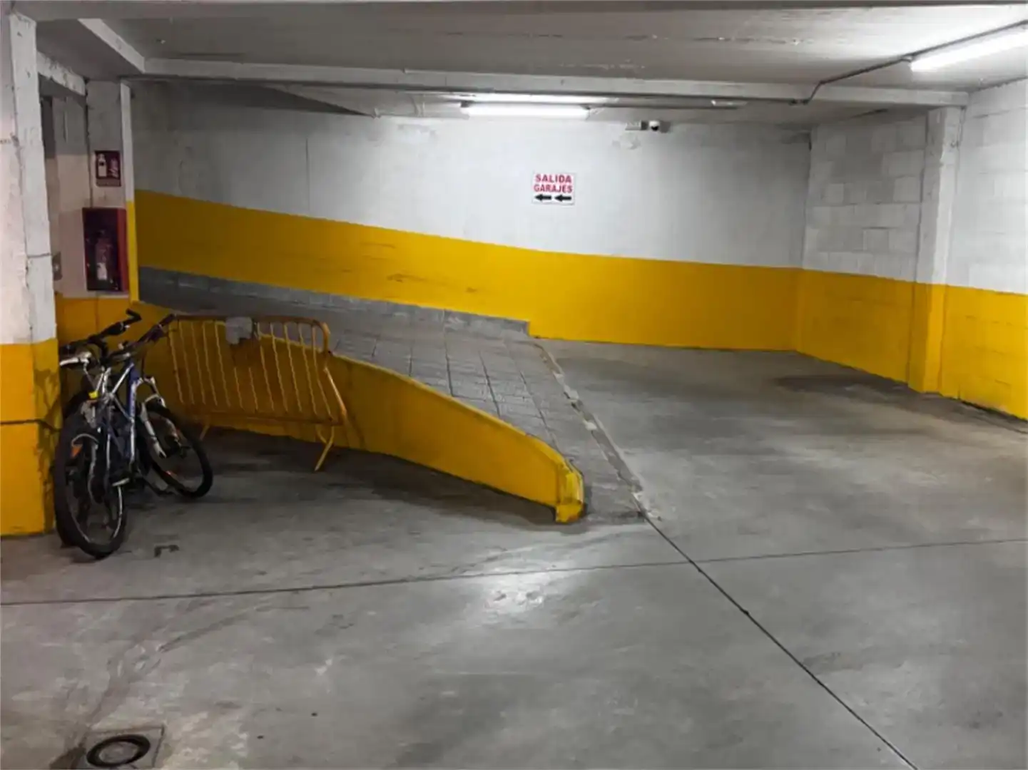 Parking of Garage for rent in A Illa de Arousa 