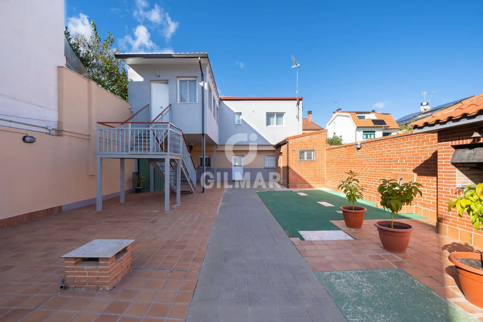 Vista exterior de Casa adosada en venta en Madrid con Calefacción, Jardín privado y Amueblado