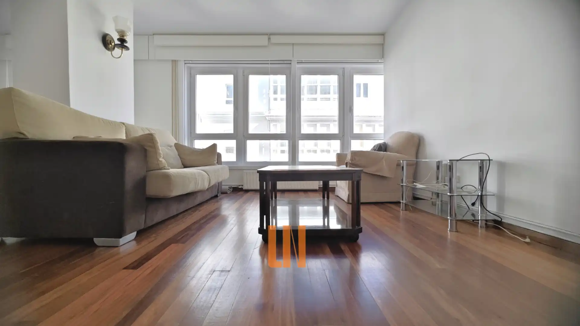 Sala d'estar de Pis en venda en A Coruña Capital  amb Calefacció, Parquet i Forn
