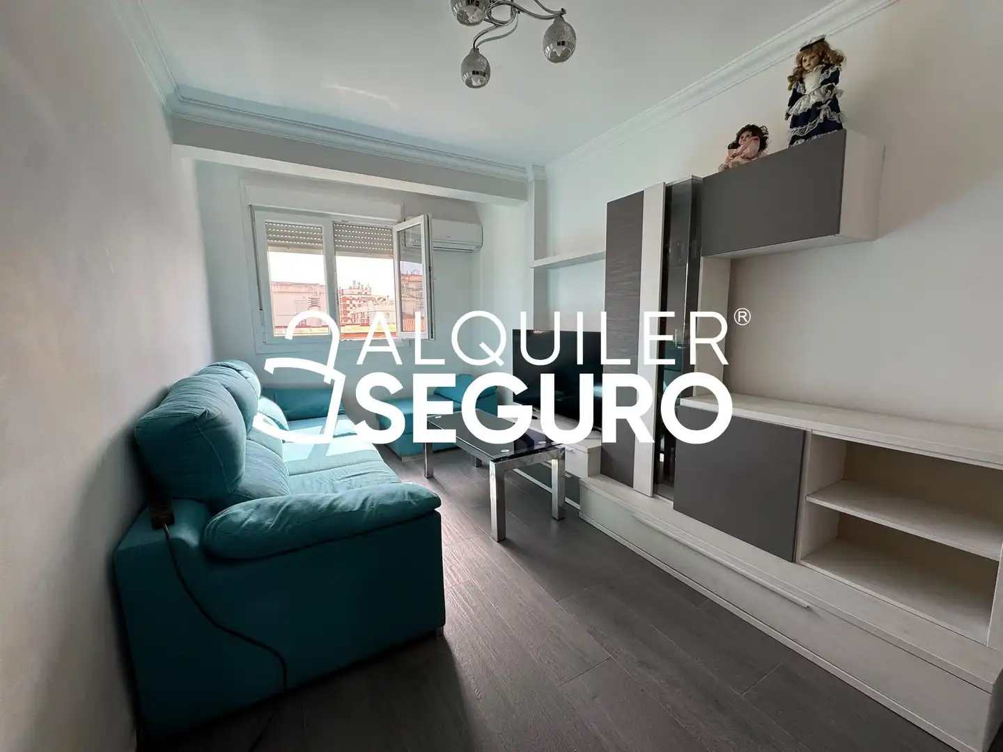 Sala d'estar de Pis de lloguer en Málaga amb Aire condicionat i Moblat