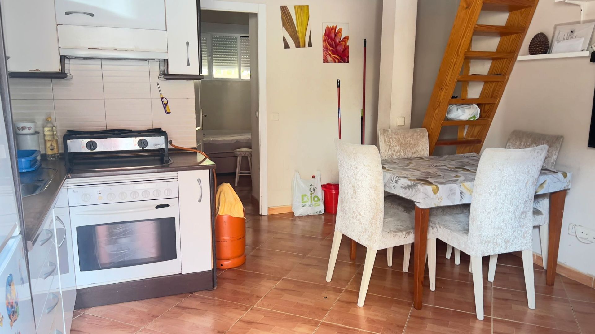 Kitchen of Apartment for sale in  Madrid Capital  with Alarm