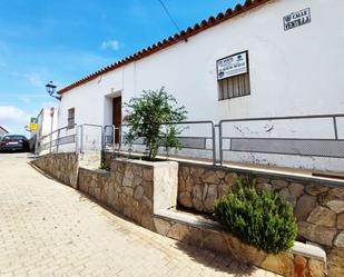 Vista exterior de Casa o xalet en venda en El Almendro amb Terrassa