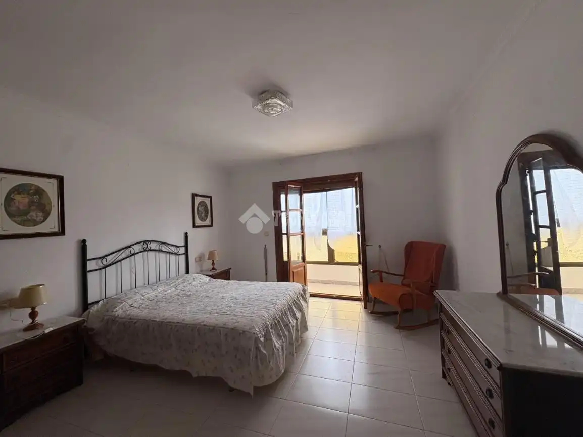 Habitación de Casa adosada en venta en Ardales con Amueblado y Balcón