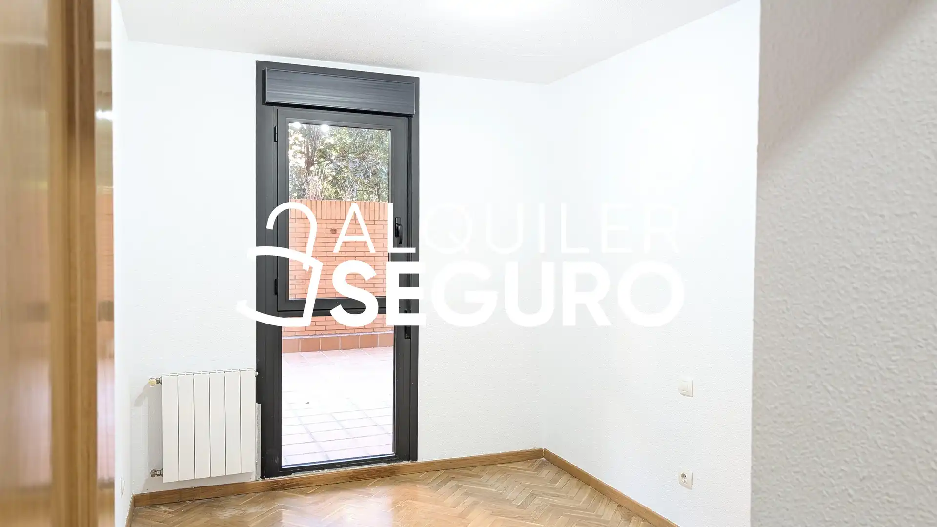 Bedroom of Flat for rent in Madrid  with Air Conditioner, Heating and Terrace