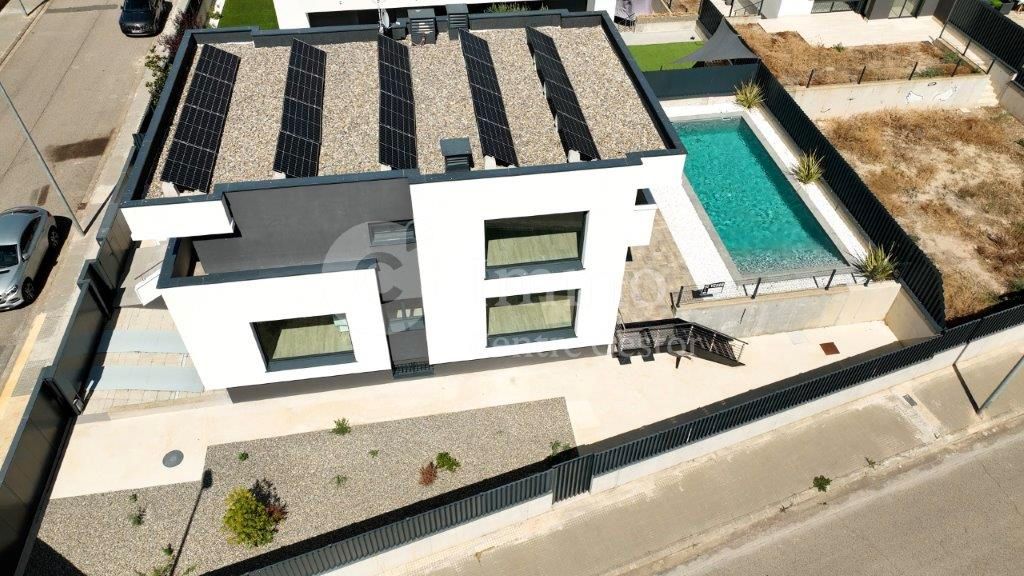 Exterior view of House or chalet for sale in Mollerussa  with Air Conditioner, Heating and Private garden