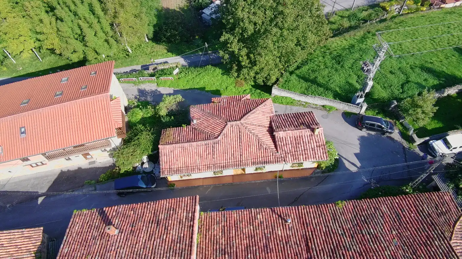 Vista exterior de Casa o xalet en venda en Puente Viesgo amb Calefacció i Jardí privat