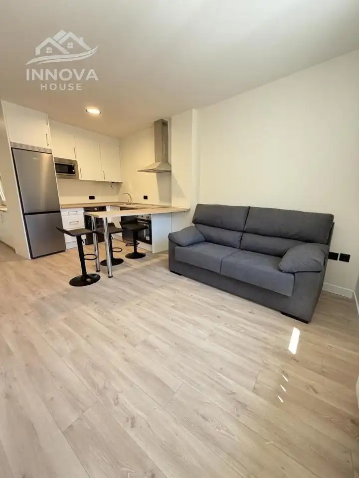 Sala d'estar de Pis per a compartir en Segovia amb Calefacció i Moblat