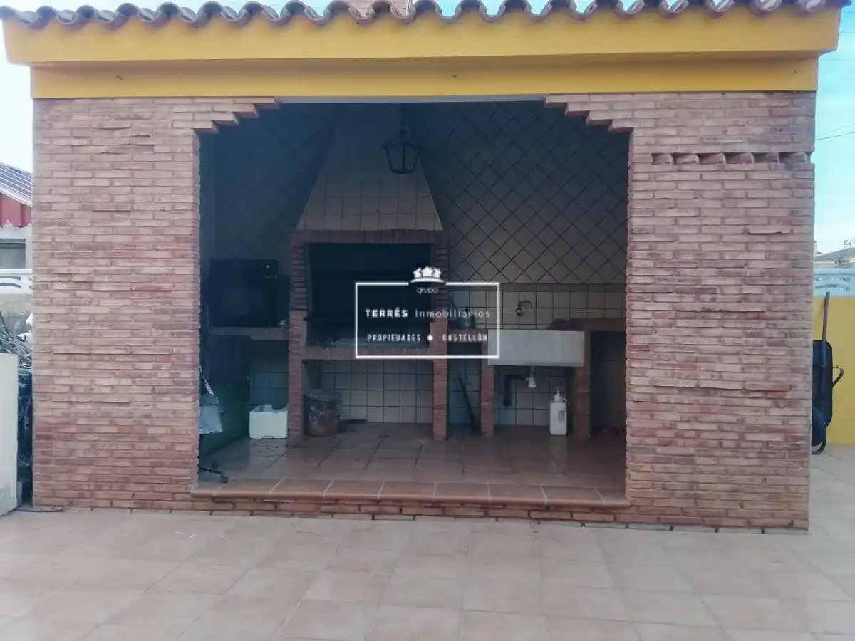 Terrassa de Casa o xalet en venda en Castellón de la Plana / Castelló de la Plana amb Calefacció, Terrassa i Moblat
