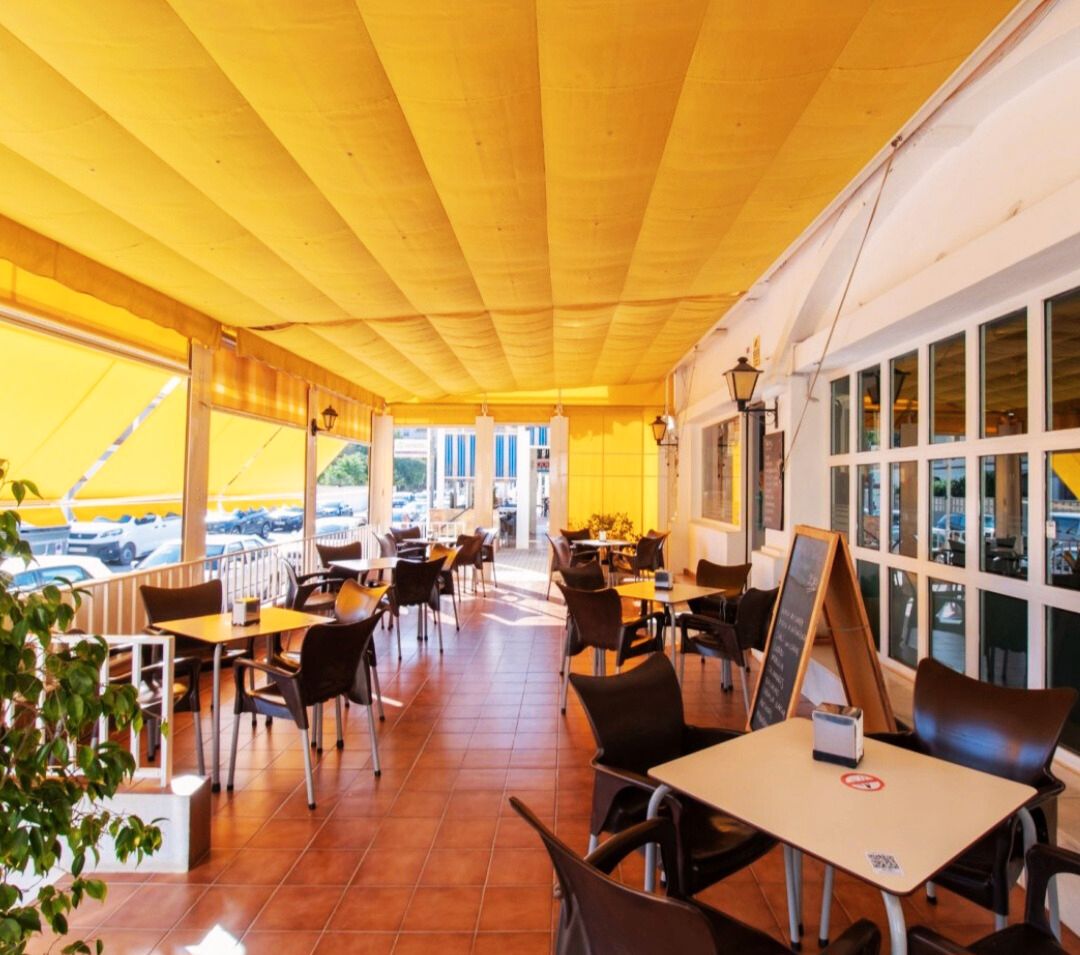Premises for sale in Roquetas de Mar  with Air Conditioner, Terrace and Furnished