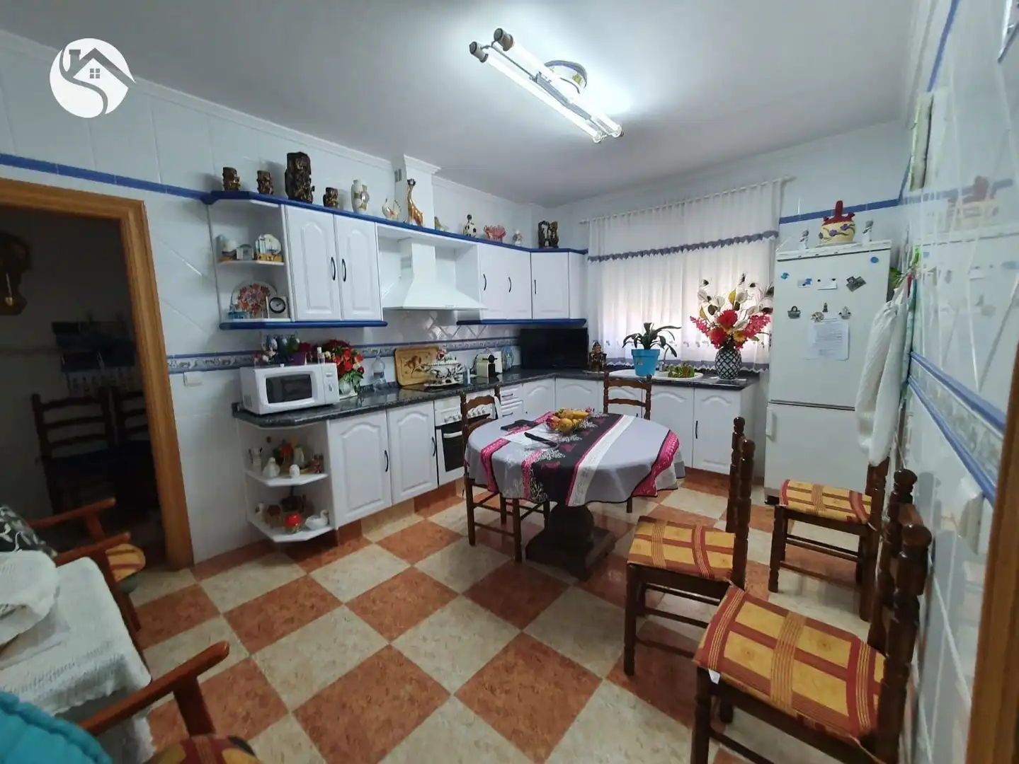 Kitchen of Houses for sale in Olmedilla de Alarcón